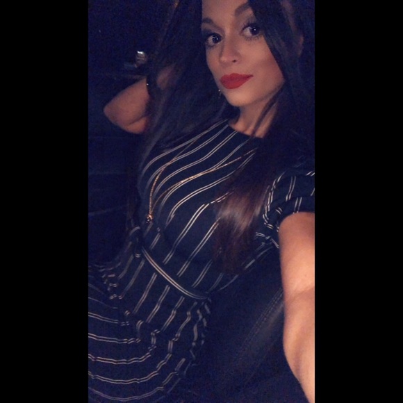 Meet your Posher, Amanda - Picture 3 of 7